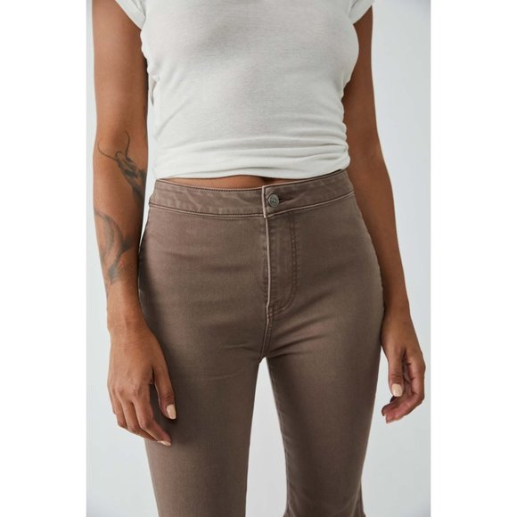 Women's Flared Brown Jeans - Picture 5 of 7